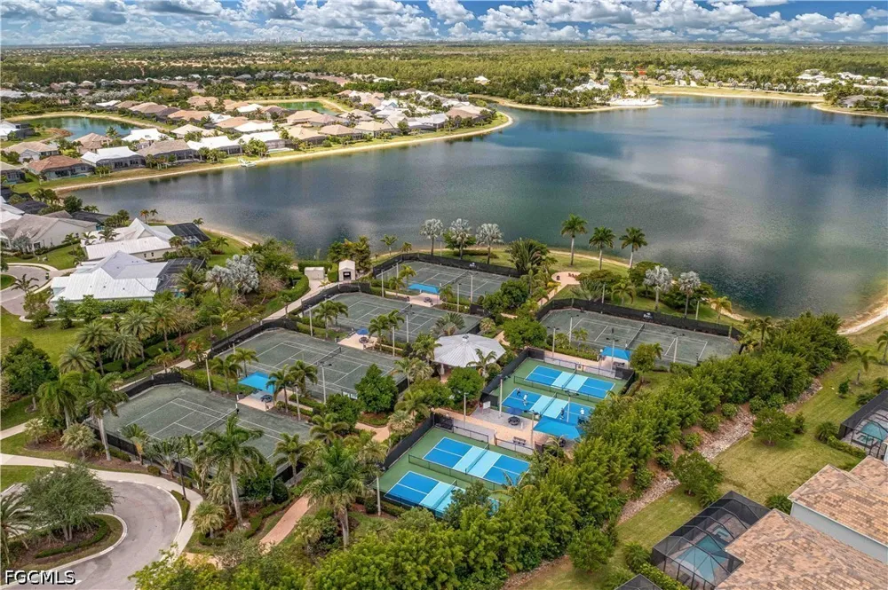 Edgewater Circle Naples, FL 34114