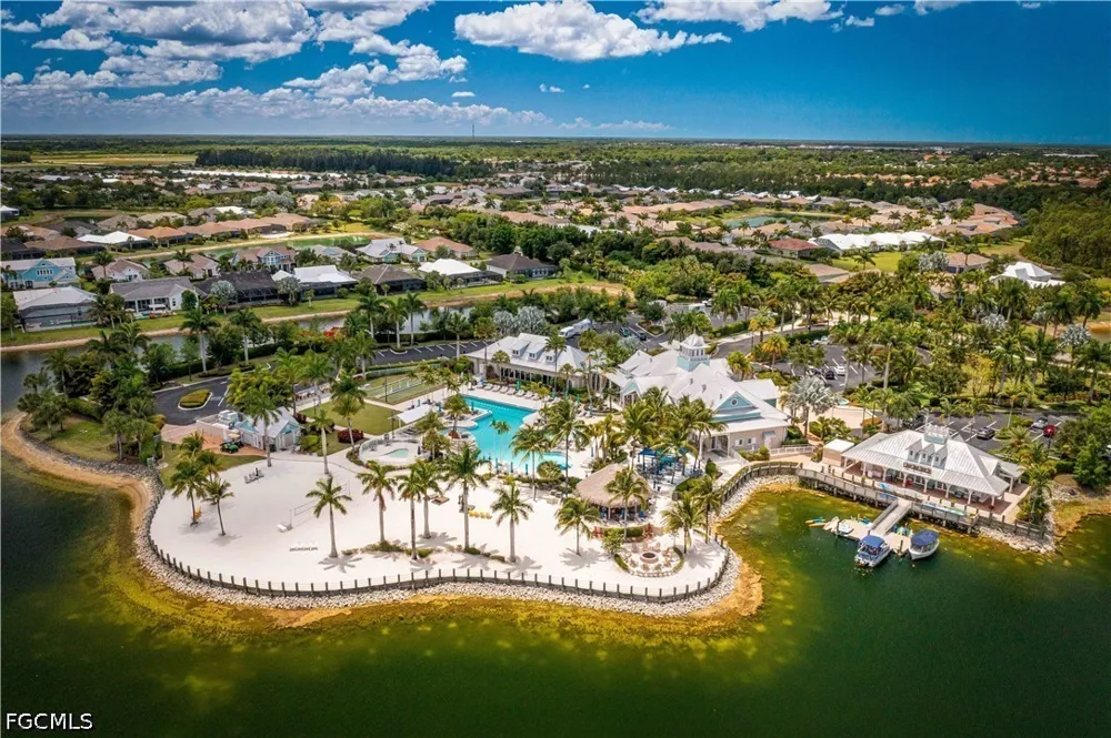 Edgewater Circle Naples, FL 34114