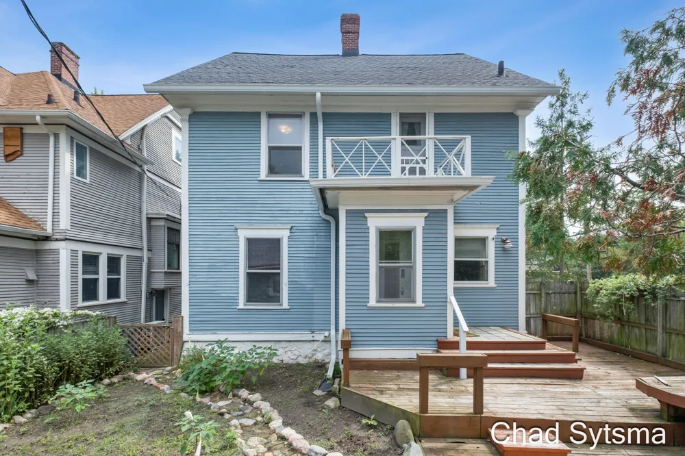 219 Carroll Avenue SE Grand Rapids, MI 49506