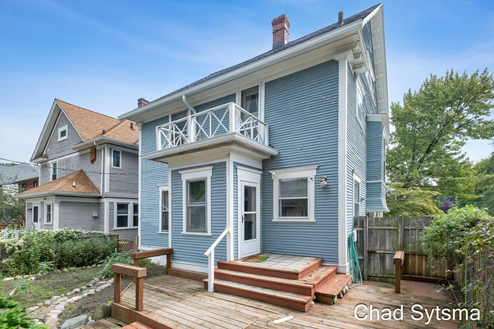 219 Carroll Avenue SE Grand Rapids, MI 49506