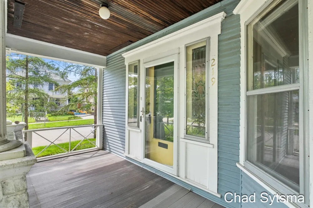 219 Carroll Avenue SE Grand Rapids, MI 49506