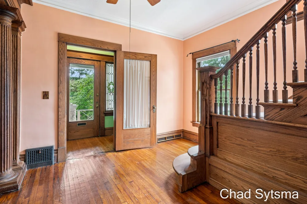 219 Carroll Avenue SE Grand Rapids, MI 49506