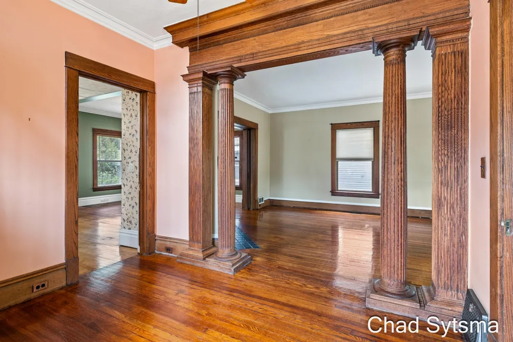 219 Carroll Avenue SE Grand Rapids, MI 49506