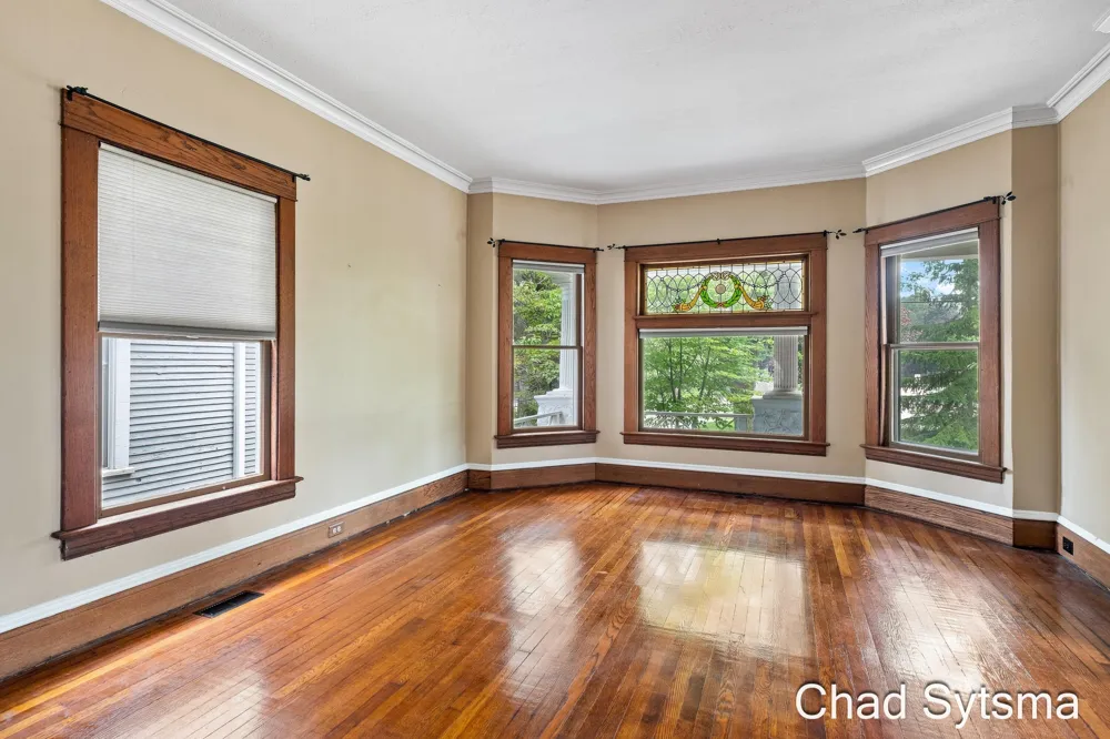 219 Carroll Avenue SE Grand Rapids, MI 49506