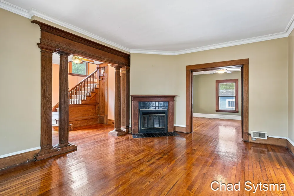 219 Carroll Avenue SE Grand Rapids, MI 49506