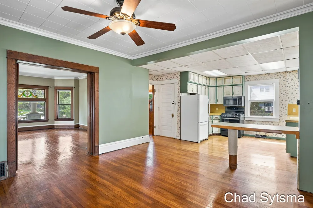 219 Carroll Avenue SE Grand Rapids, MI 49506