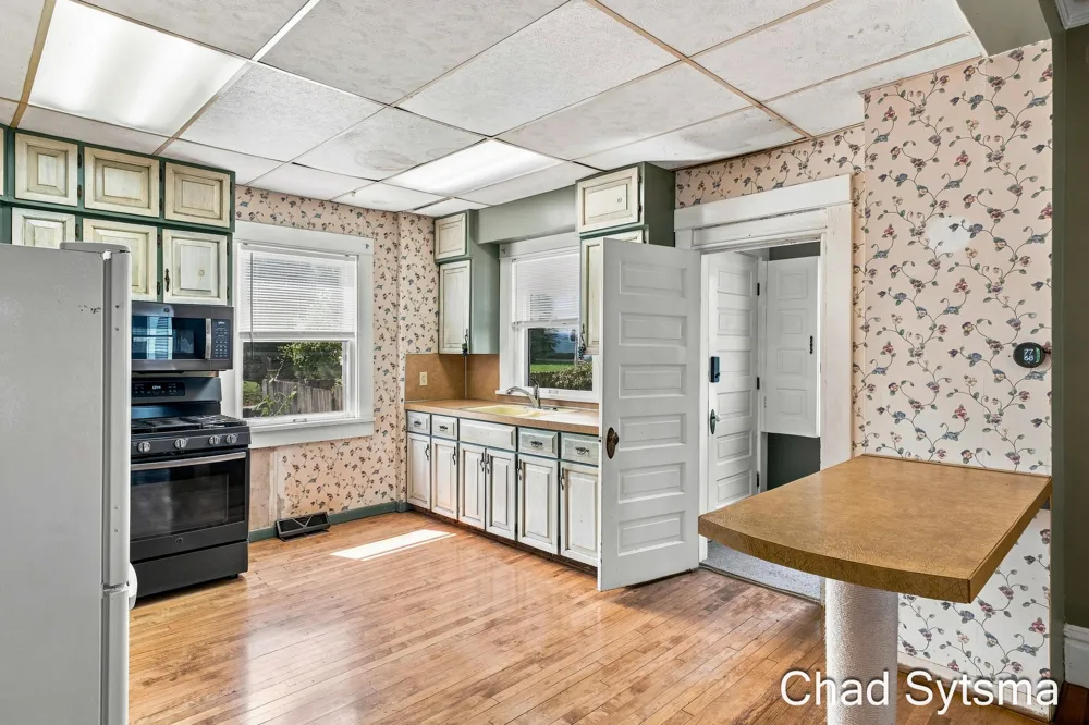 219 Carroll Avenue SE Grand Rapids, MI 49506
