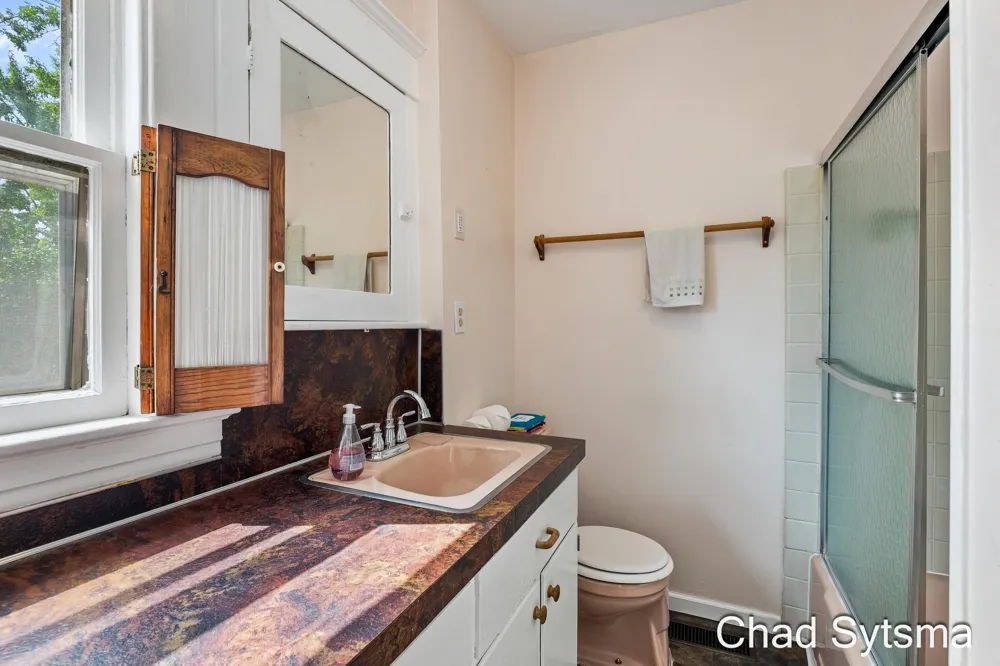 219 Carroll Avenue SE Grand Rapids, MI 49506