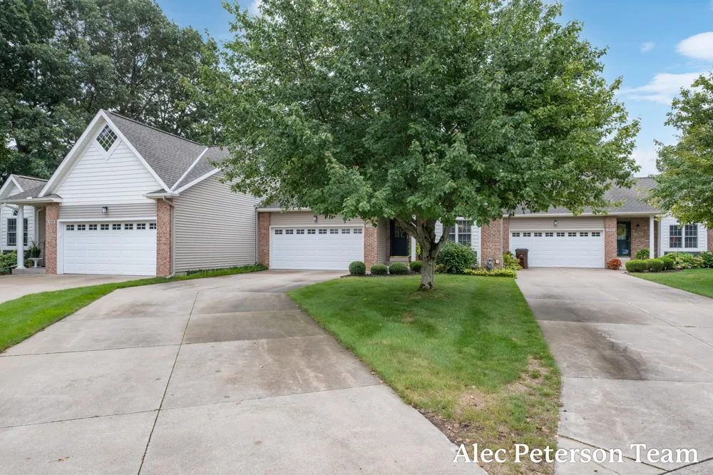 1544 Beechtree Commons Grand Haven, MI 49417