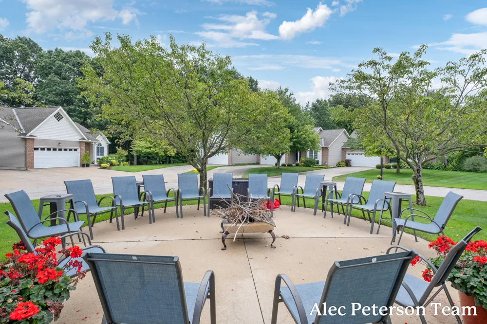 1544 Beechtree Commons Grand Haven, MI 49417