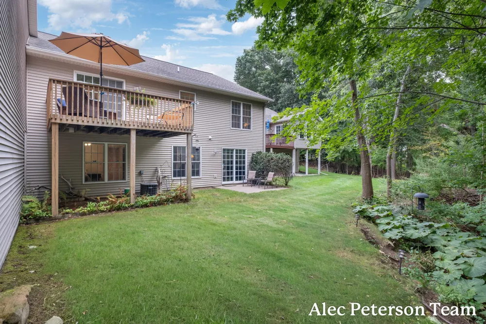 1544 Beechtree Commons Grand Haven, MI 49417