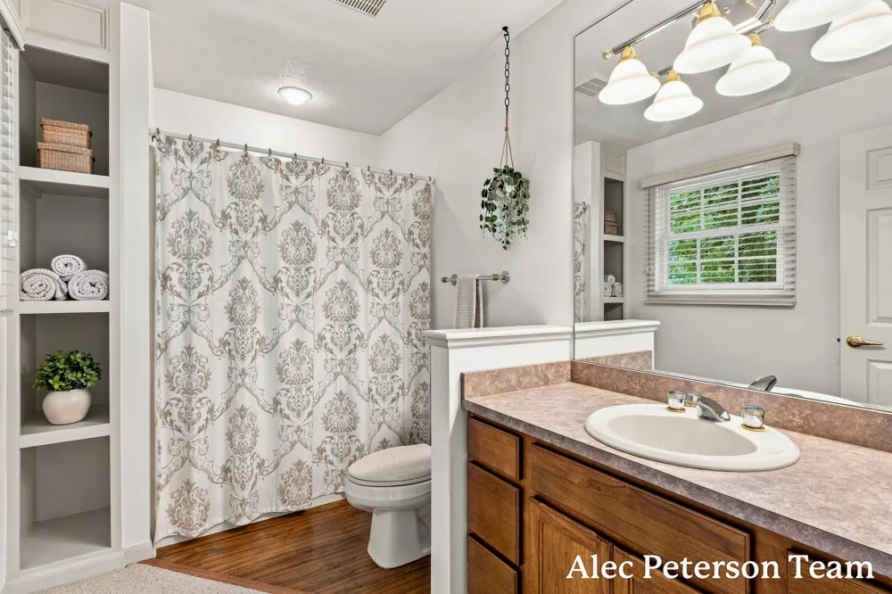 1544 Beechtree Commons Grand Haven, MI 49417