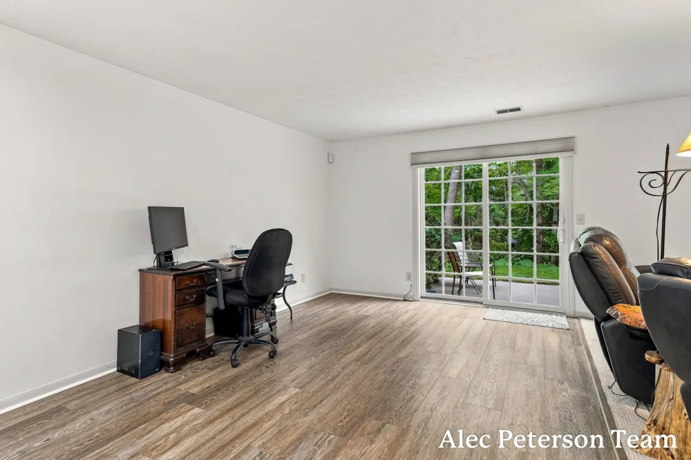 1544 Beechtree Commons Grand Haven, MI 49417