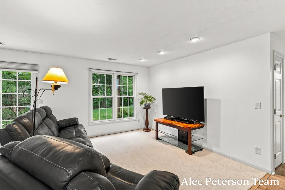 1544 Beechtree Commons Grand Haven, MI 49417