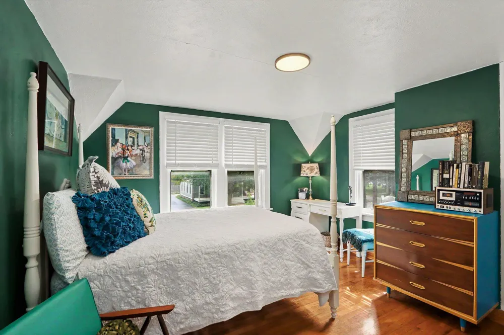 1012 Oak Street Kalamazoo, MI 49008