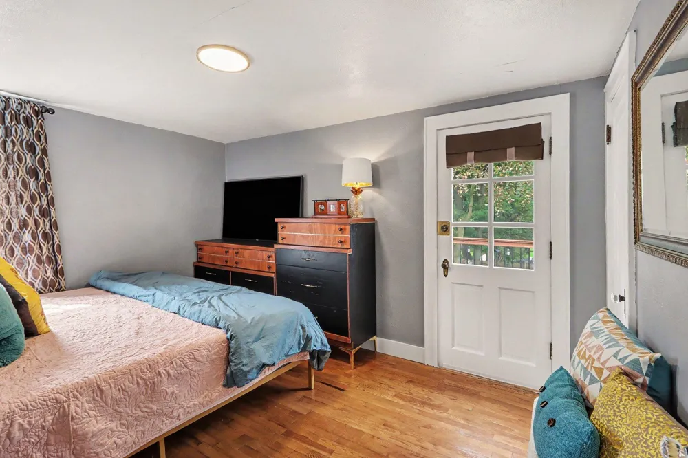 1012 Oak Street Kalamazoo, MI 49008