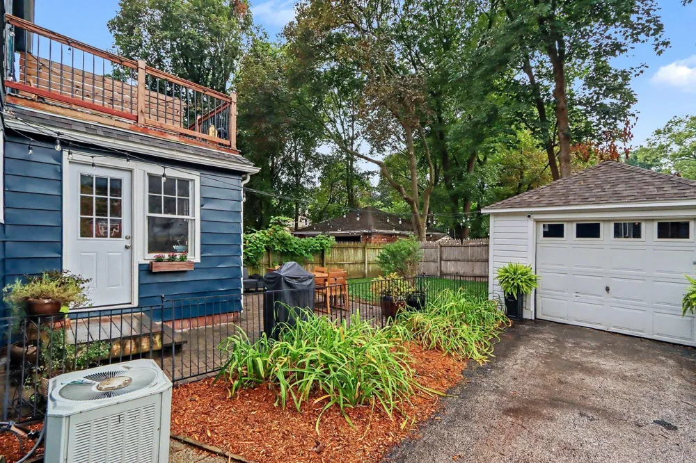 1012 Oak Street Kalamazoo, MI 49008