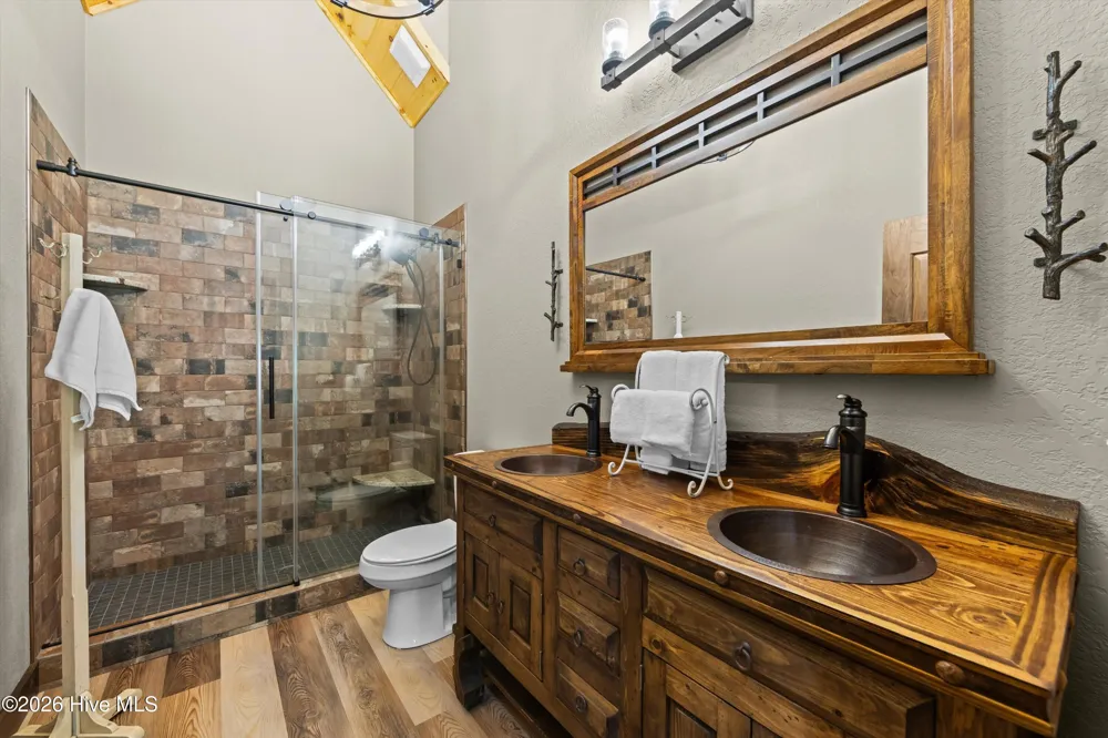91 Riverview Drive Robbinsville, NC 28771