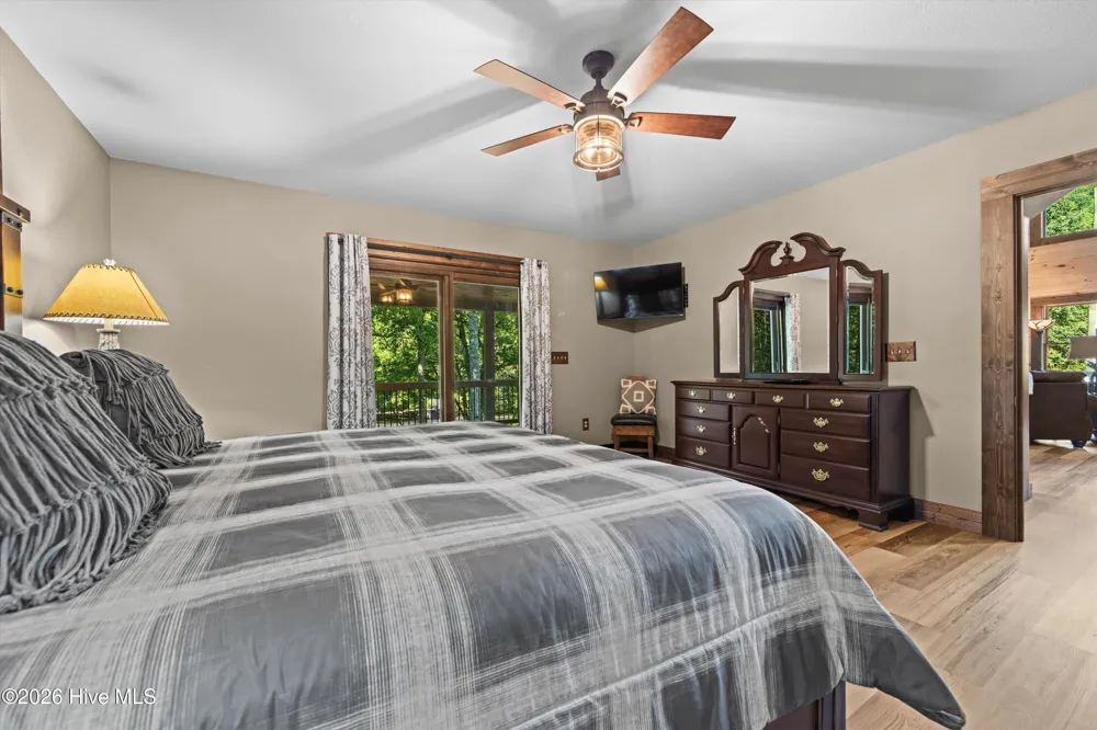 91 Riverview Drive Robbinsville, NC 28771
