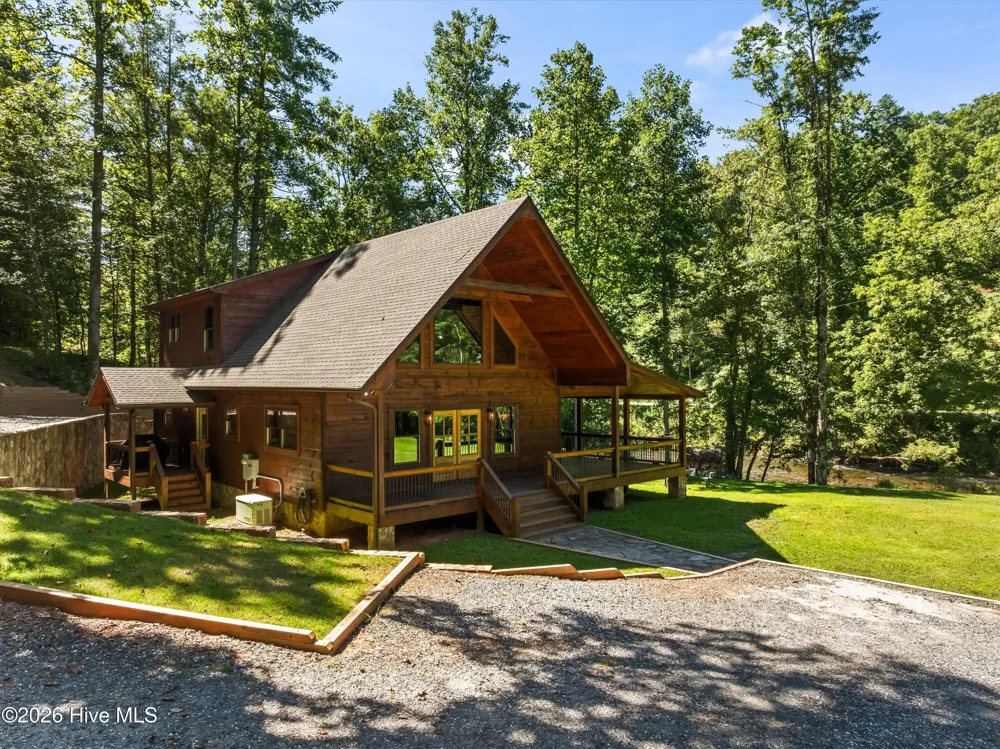 91 Riverview Drive Robbinsville, NC 28771