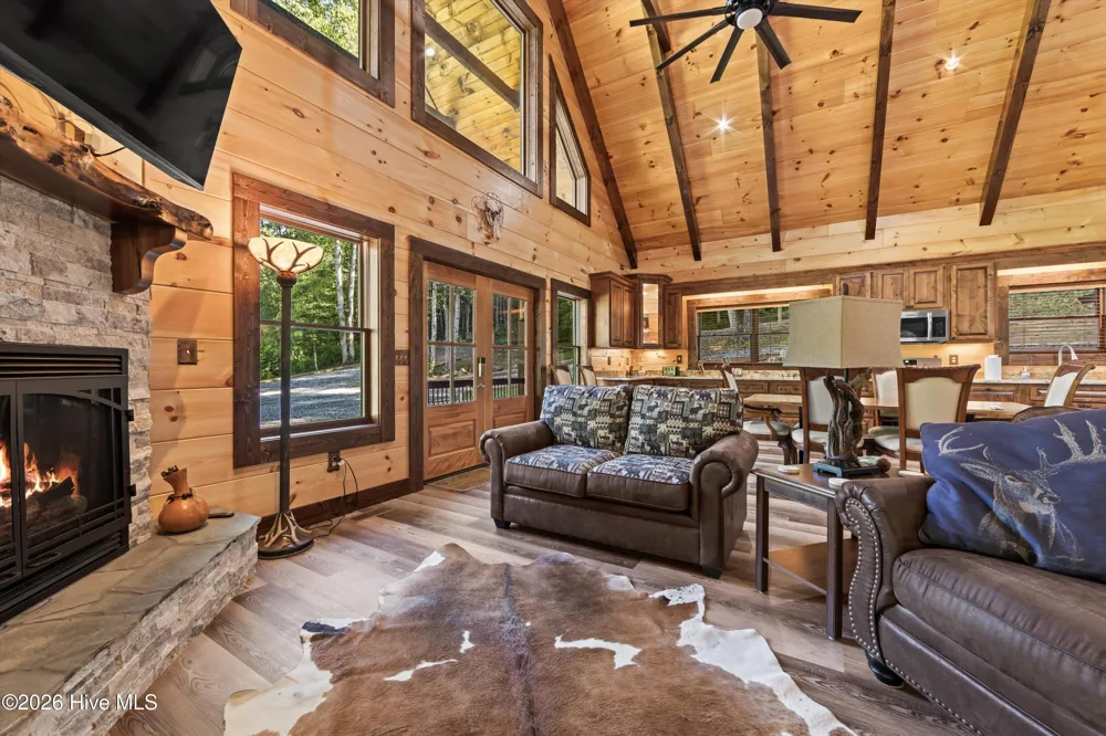 91 Riverview Drive Robbinsville, NC 28771
