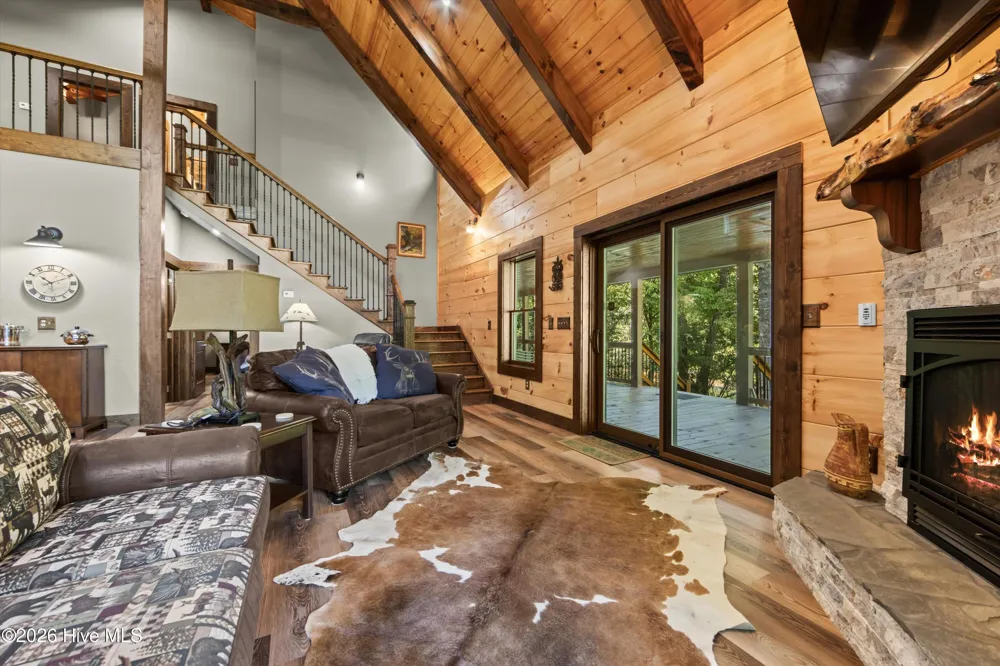 91 Riverview Drive Robbinsville, NC 28771