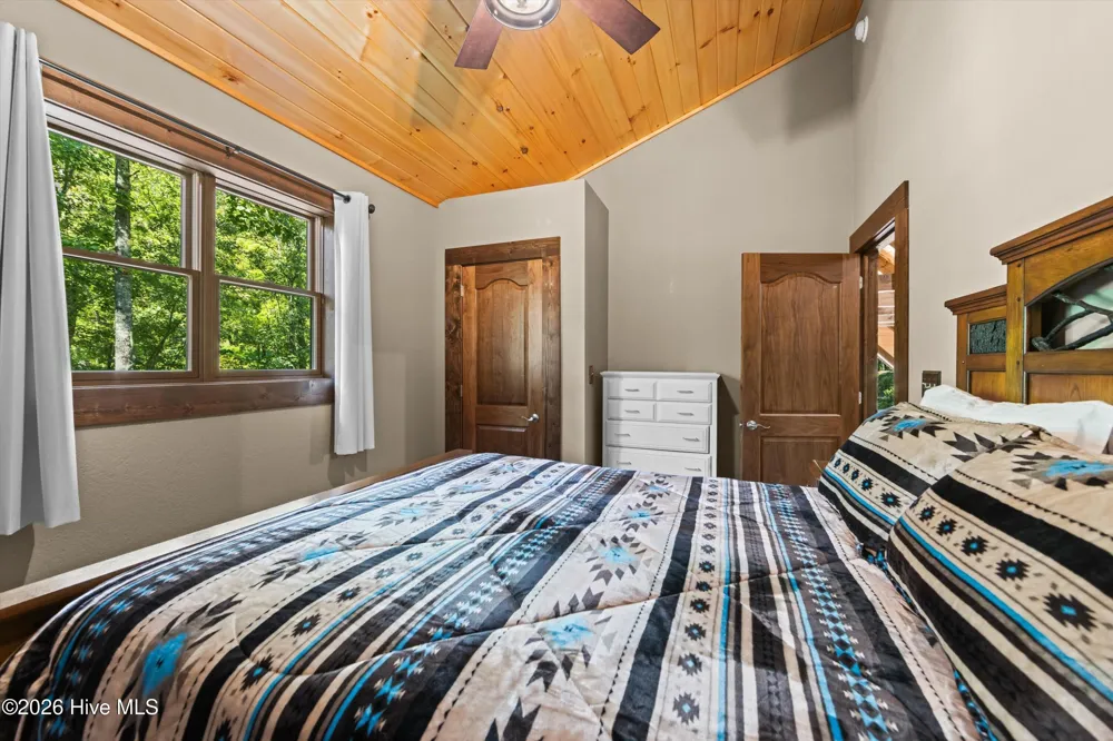 91 Riverview Drive Robbinsville, NC 28771