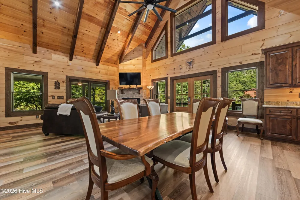 91 Riverview Drive Robbinsville, NC 28771
