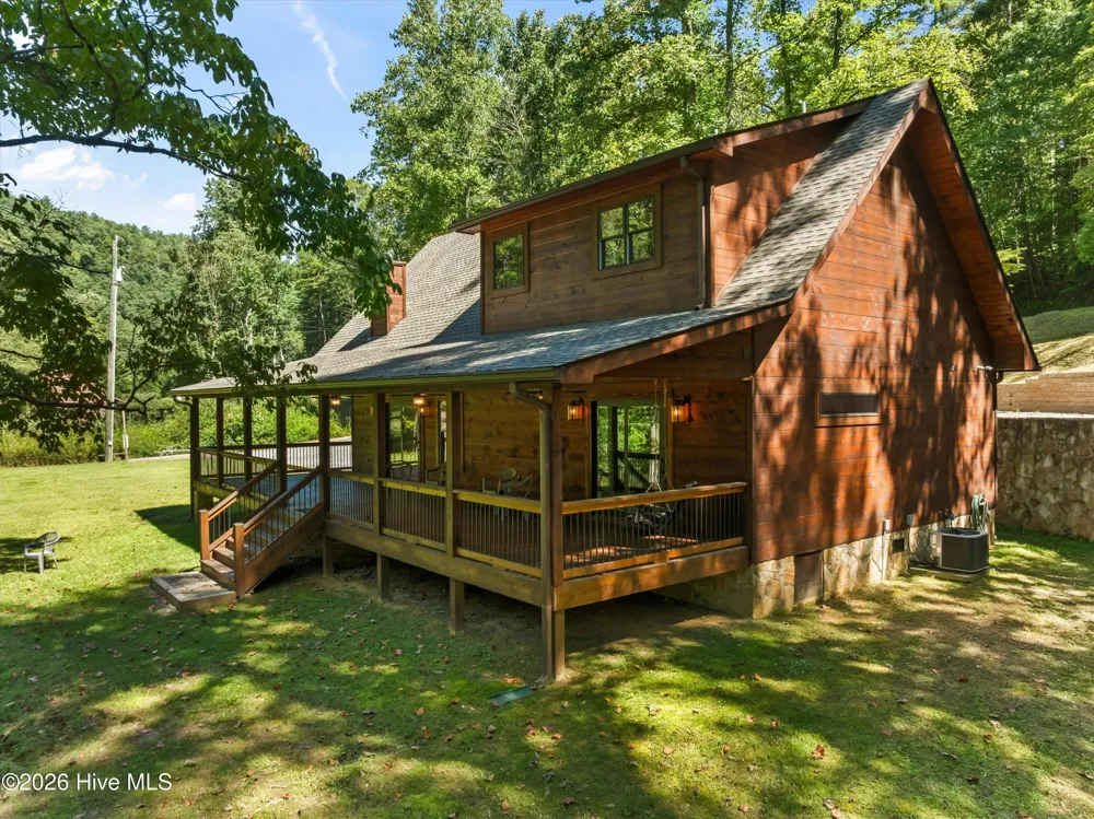 91 Riverview Drive Robbinsville, NC 28771