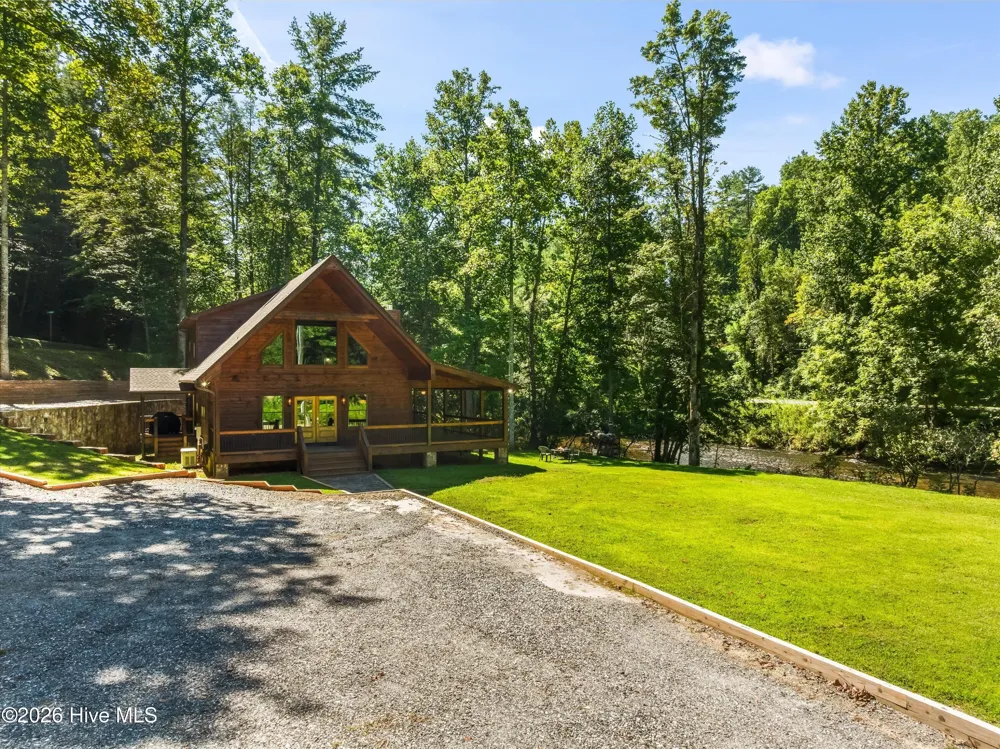 91 Riverview Drive Robbinsville, NC 28771
