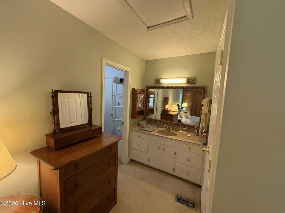 1004a Kings Way New Bern, NC 28562