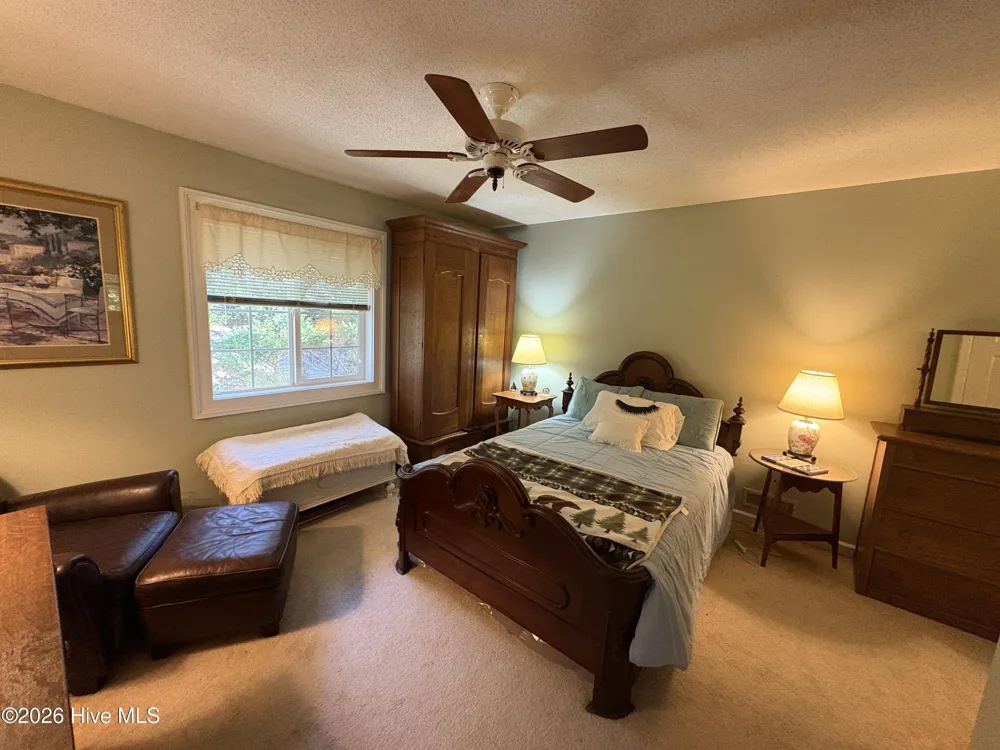 1004a Kings Way New Bern, NC 28562
