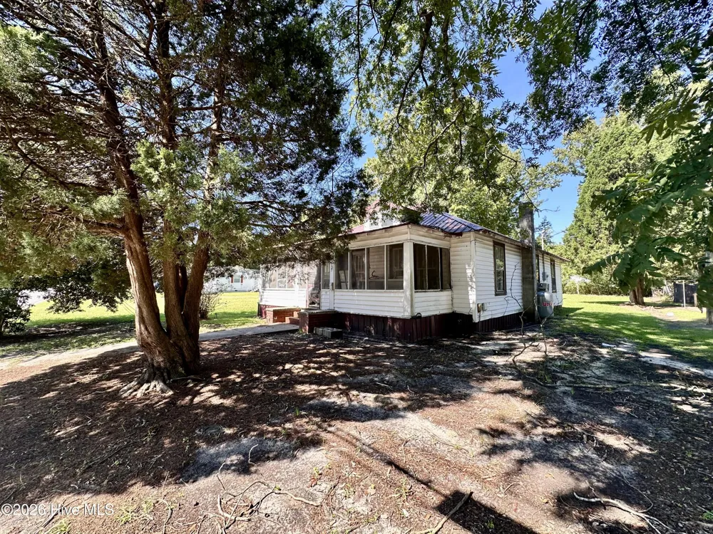 757 Pamlico Street Belhaven, NC 27810