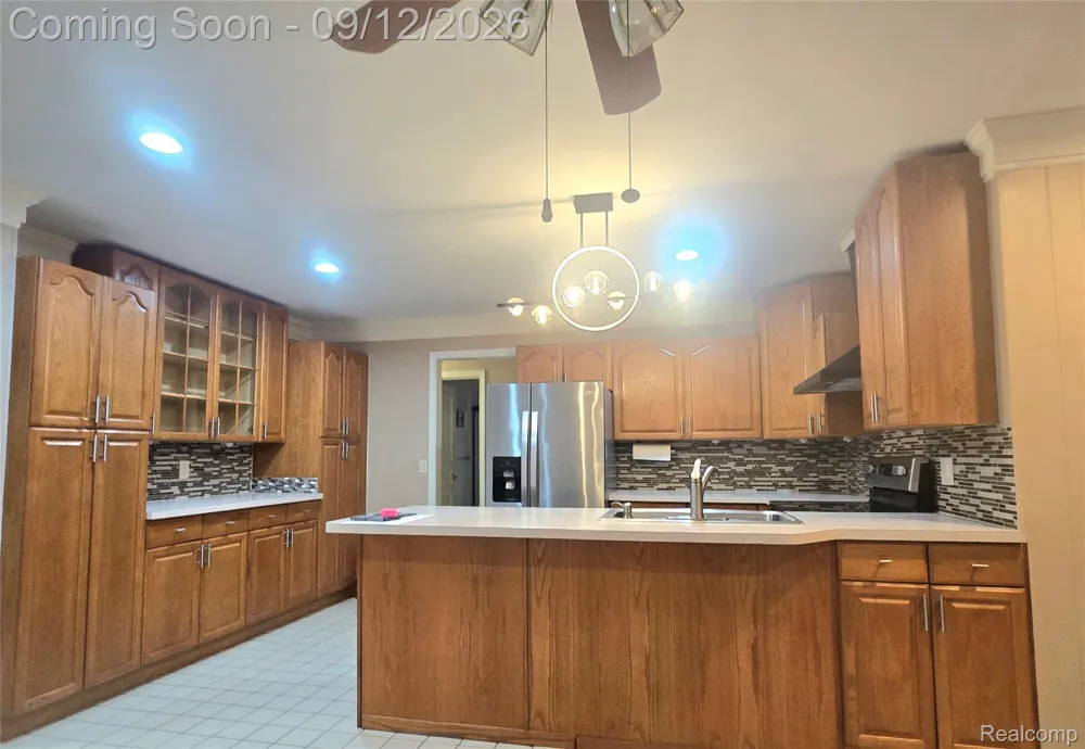 38775 Littlefield Drive Sterling Heights City, MI 48312