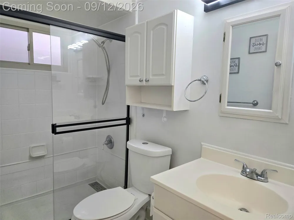 38775 Littlefield Drive Sterling Heights City, MI 48312