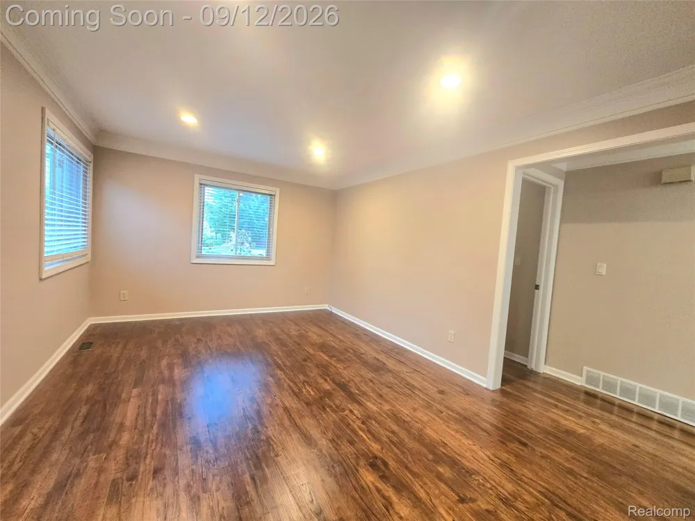 38775 Littlefield Drive Sterling Heights City, MI 48312