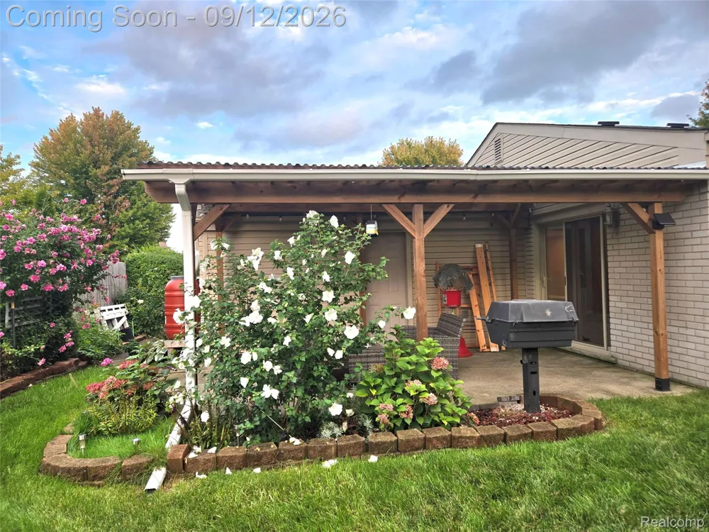 38775 Littlefield Drive Sterling Heights City, MI 48312