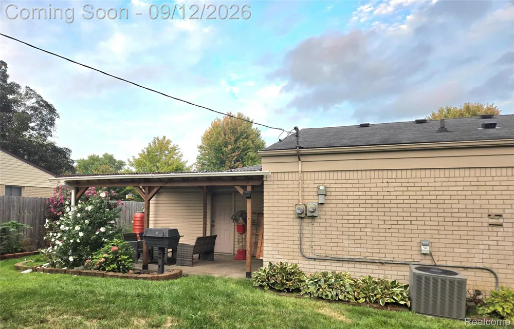 38775 Littlefield Drive Sterling Heights City, MI 48312