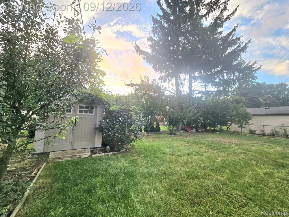 38775 Littlefield Drive Sterling Heights City, MI 48312