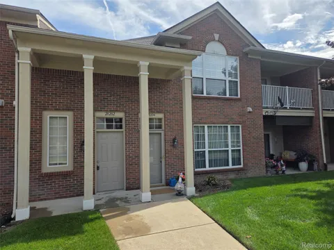 28202 Chesapeake Circle