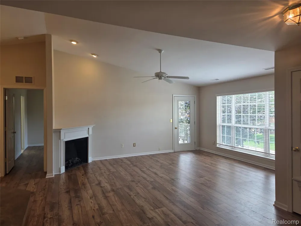28202 Chesapeake Circle Commerce Charter Township, MI 48390