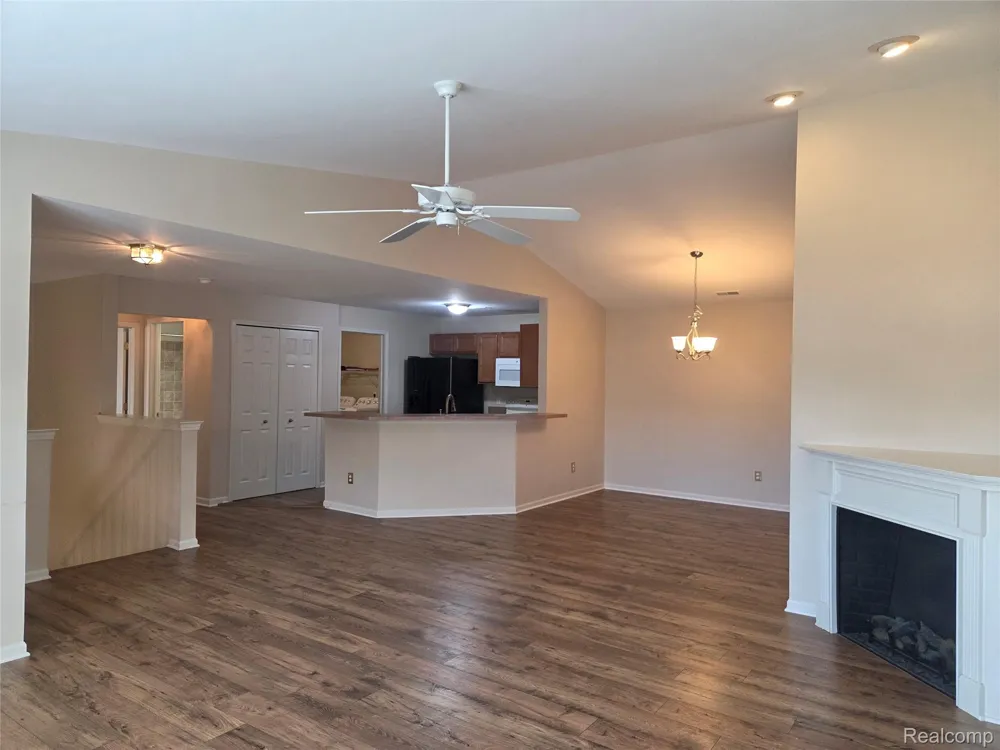 28202 Chesapeake Circle Commerce Charter Township, MI 48390