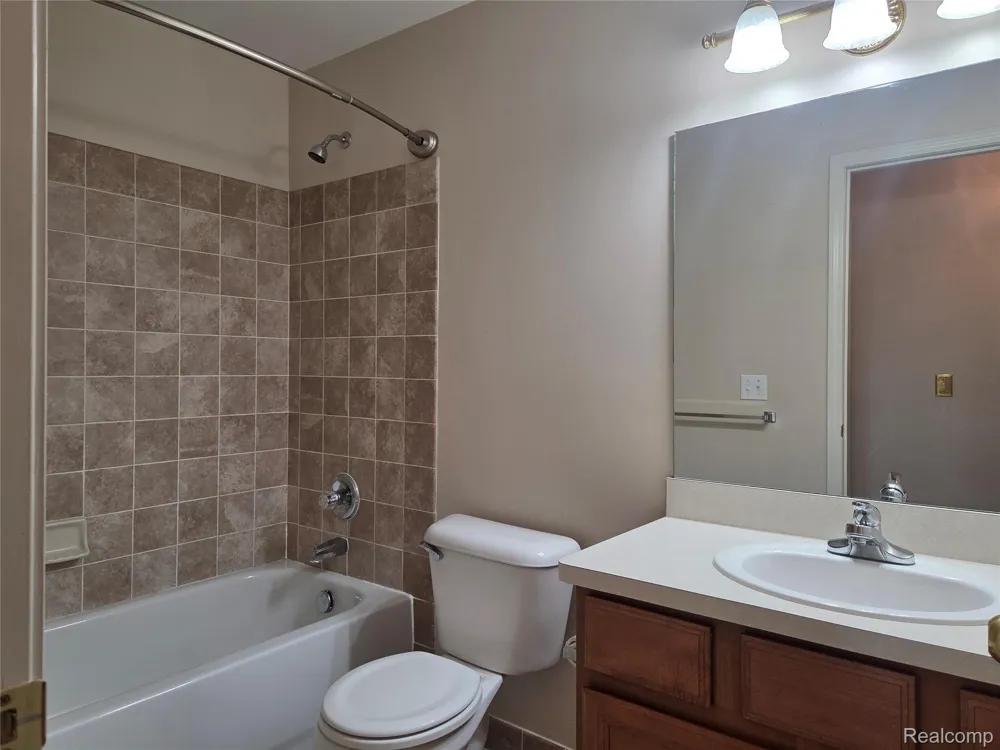 28202 Chesapeake Circle Commerce Charter Township, MI 48390