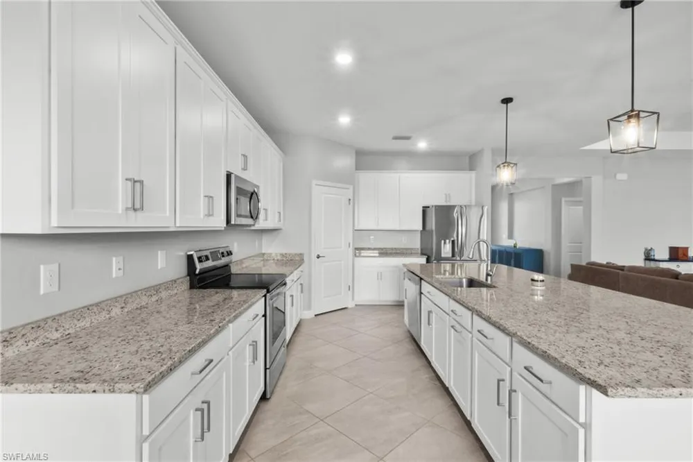 11387 Canopy Loop Fort Myers, FL 33913