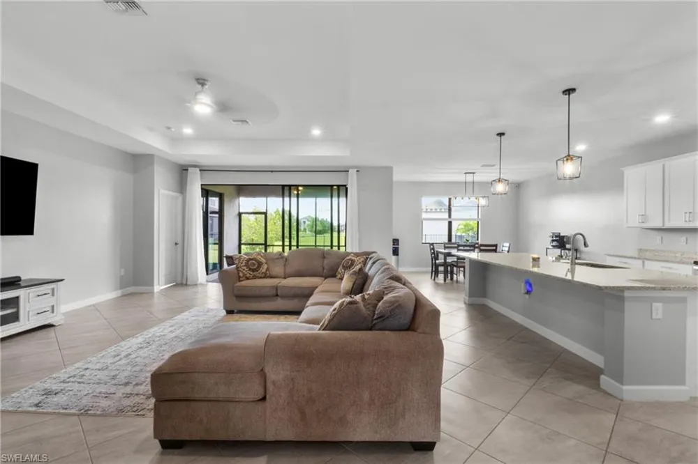 11387 Canopy Loop Fort Myers, FL 33913
