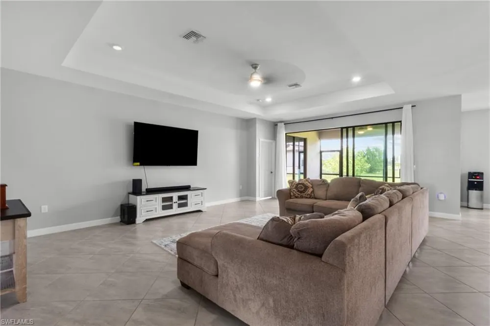 11387 Canopy Loop Fort Myers, FL 33913