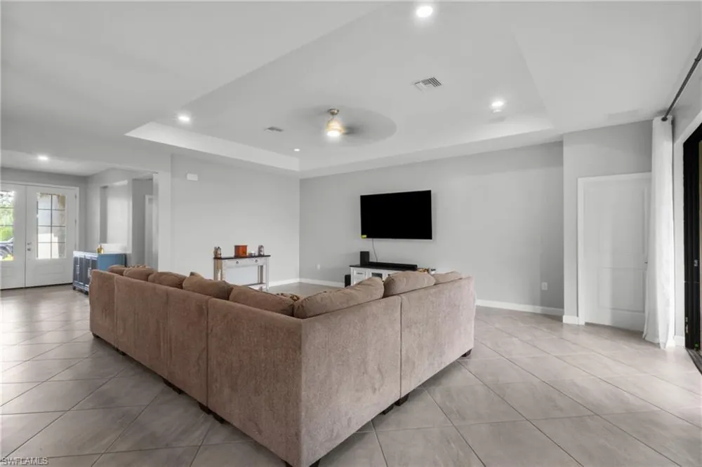 11387 Canopy Loop Fort Myers, FL 33913