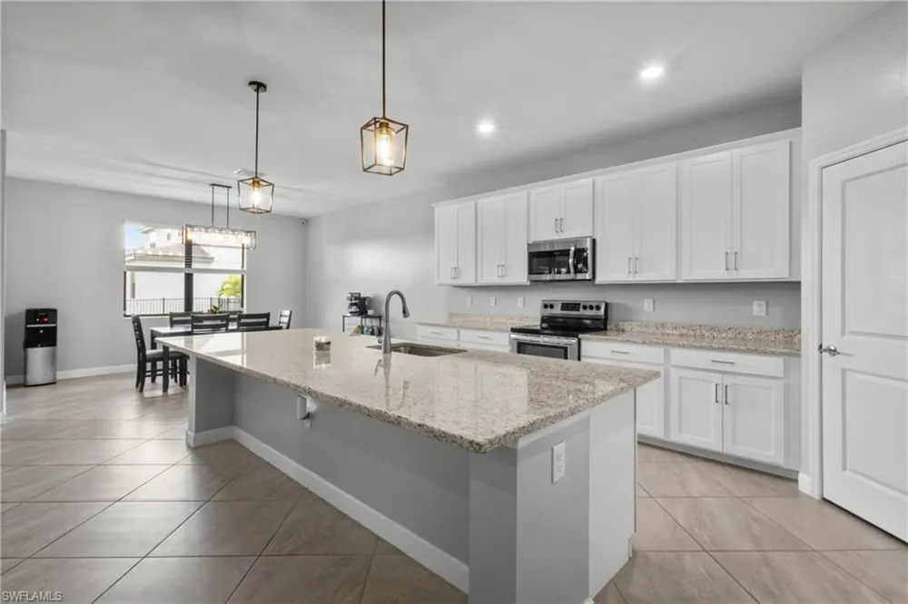 11387 Canopy Loop Fort Myers, FL 33913