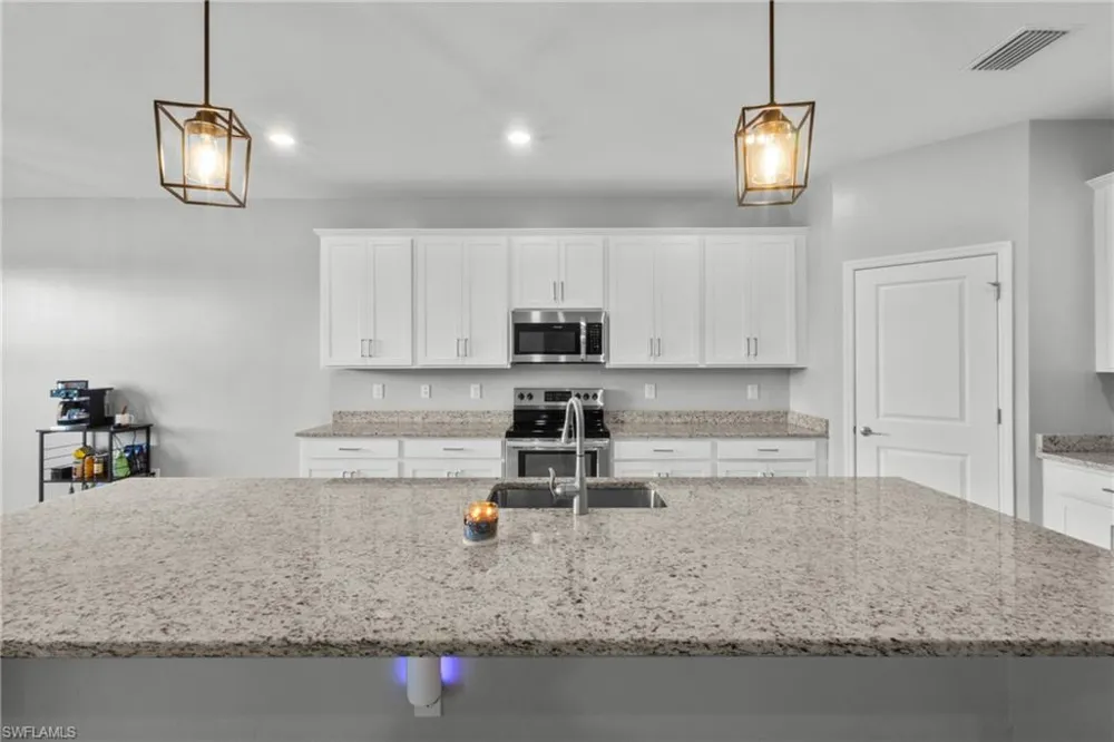 11387 Canopy Loop Fort Myers, FL 33913