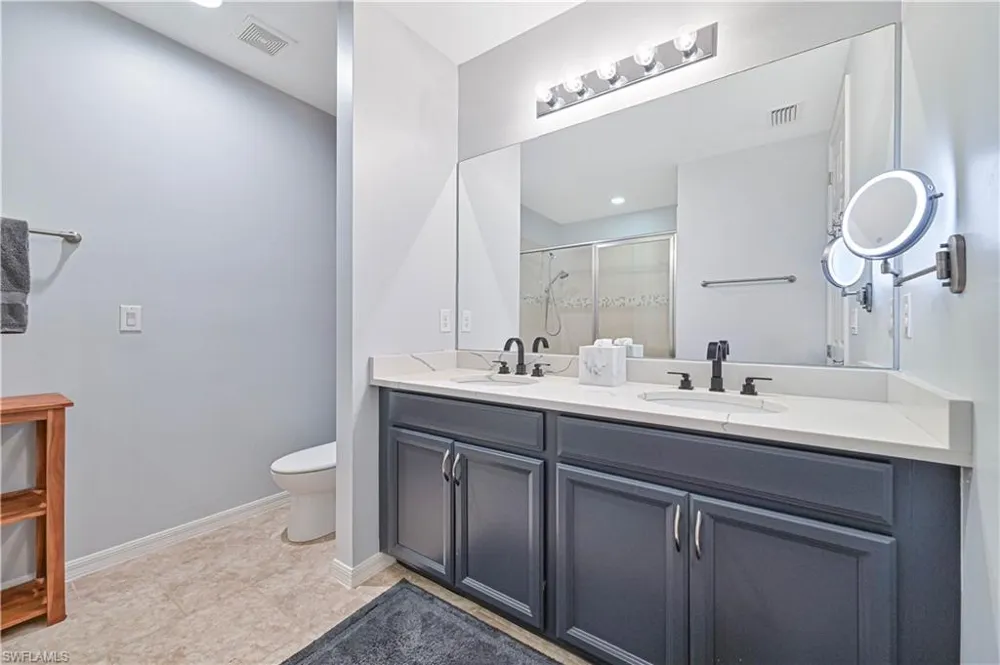 14919 Edgewater Circle Naples, FL 34114
